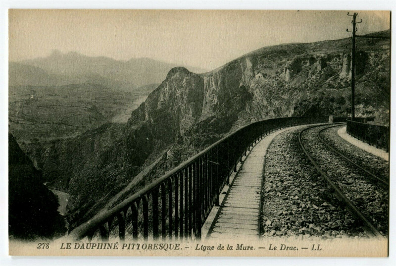 Carte postale ancienne Isère Ligne de la Mure Le Drac à La Mure