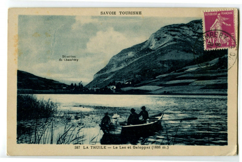Carte postale ancienne Savoie Bauges La Thuile Le lac et Galoppaz animé barque à La Thuile