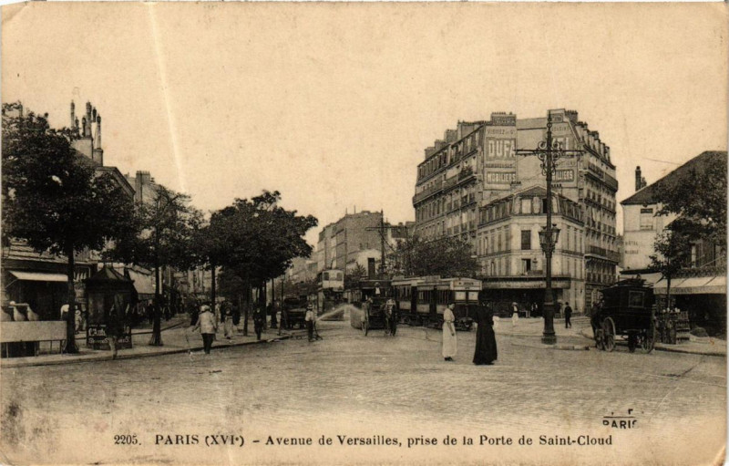 Carte postale ancienne Avenue de Versailles, prise de la Porte de Saint-Cloud à Paris 16e