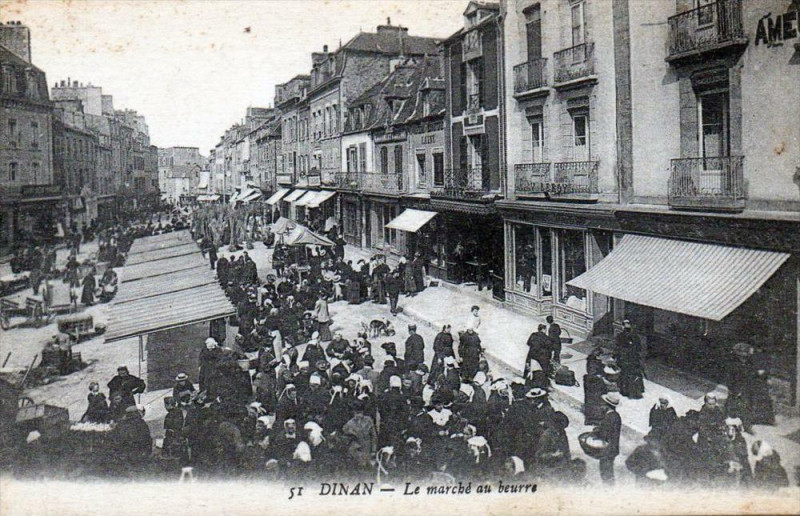 Carte postale ancienne Dinan Le Marche Au Beurre (Belle Animation à Dinan