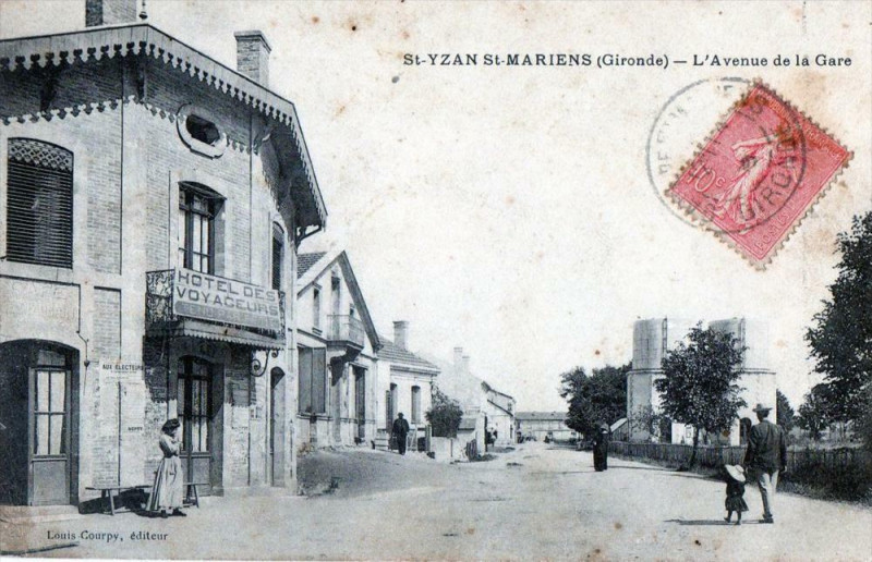 Carte postale ancienne Saint Yzan Saint Mariens L'Avenue De La Gare  (Cpa Animee à Saint-Mariens