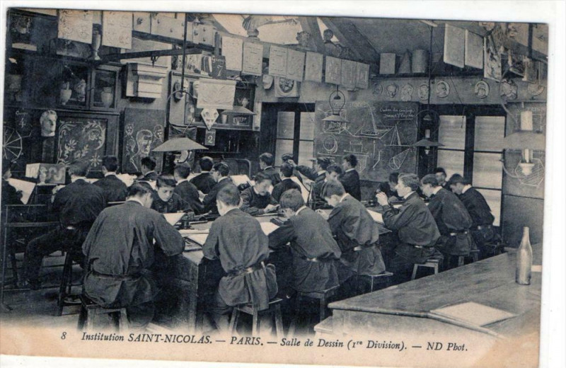 Carte postale ancienne Institution Saint-Nicolas - Salle de Dessins (Première Division) à Paris 6e