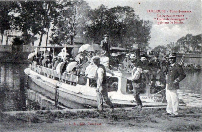 Carte postale ancienne Toulouse Ponts Jumeaux Le Bateau Mouche Cadet De Gascogne Quittant Le Bate à Toulouse