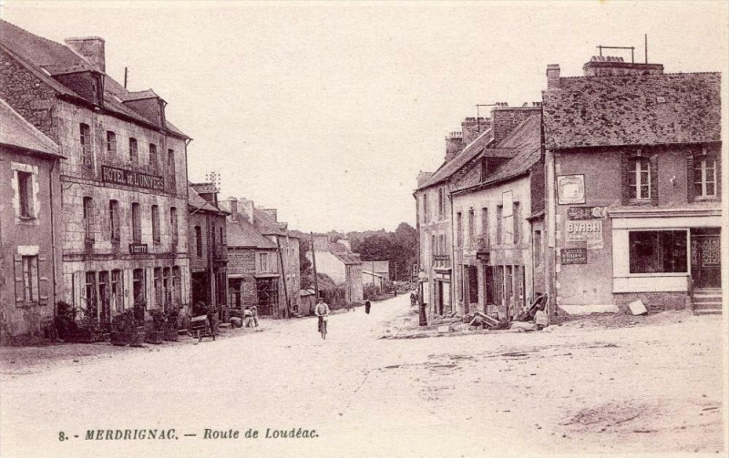 Carte postale ancienne Merdrignac Route De Loudeac (pas courante à Merdrignac