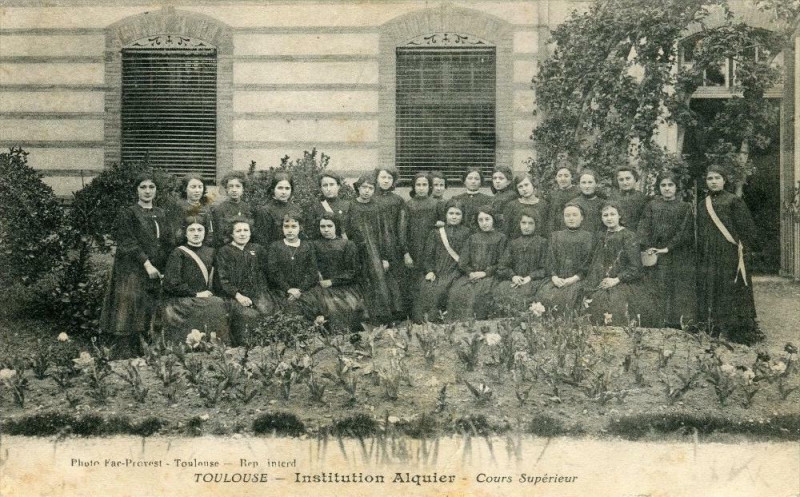 Carte postale ancienne Toulouse Institution Alquier Cours Superieur (cpa animée) à Toulouse
