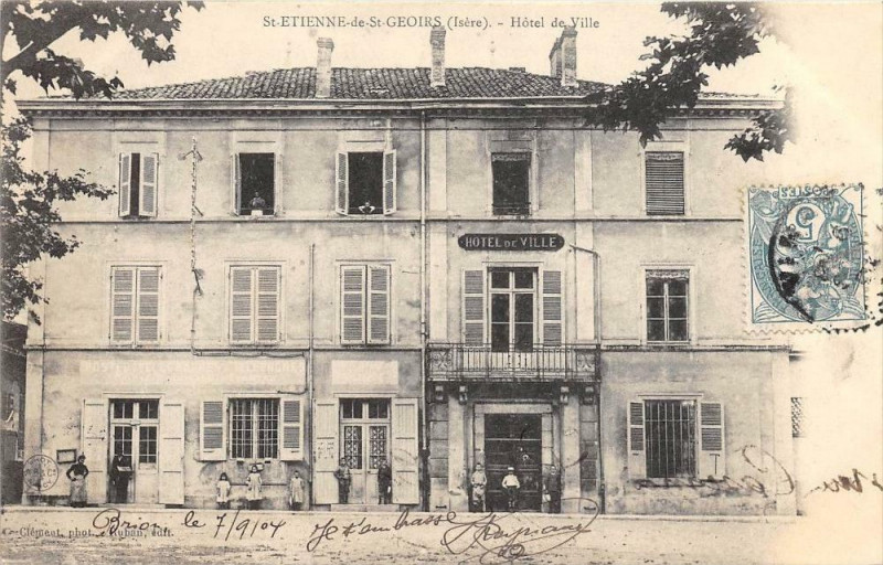Carte postale ancienne Saint Etienne De Saint-Geoirs Hotel De Ville (dos non divisé) à Saint-Geoirs