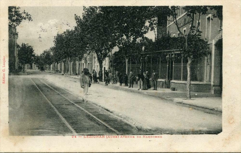 Carte postale ancienne Lezignan Avenue De Narbonne (animée à Narbonne