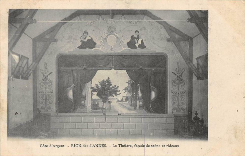 Carte postale ancienne Rion Des Landes Le Theatre Facade De Scene Et Rideaux à Rion-des-Landes