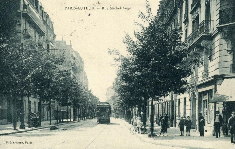Carte postale ancienne Paris-Auteuil XVIe Rue Michel Ange (cpa animée) à Paris
