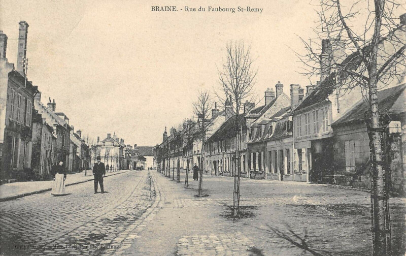 Carte postale ancienne Braine Rue Du Faubourg Saint-Remy (cpa animée pas courante à Braine