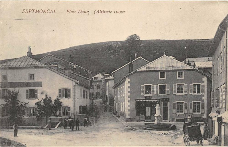 Carte postale ancienne Septmoncel Place Daloz (dos non divisé)