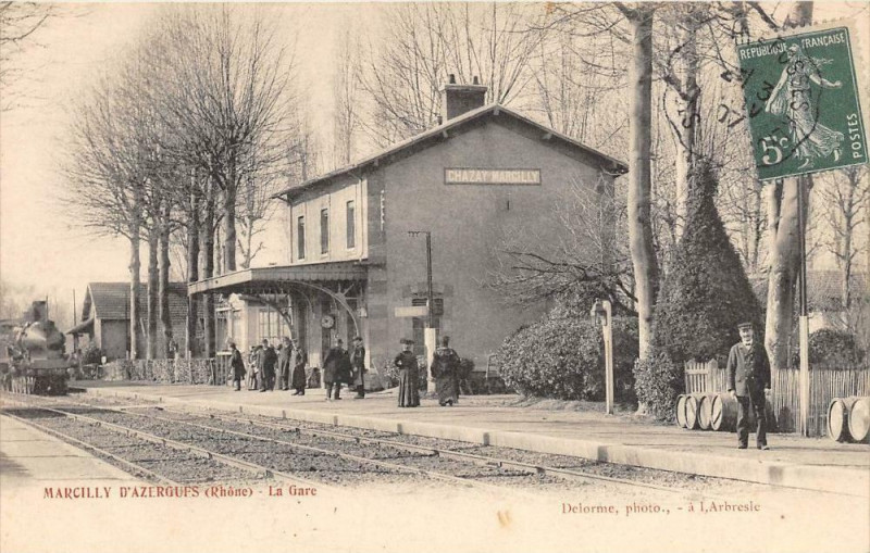 Carte postale ancienne Marcilly D'Azergues La Gare (Train En Gare à Marcilly-d'Azergues