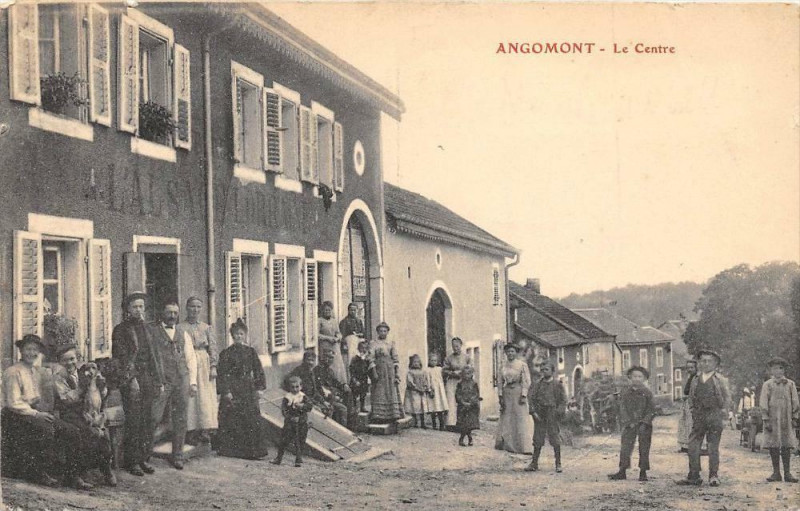 Carte postale ancienne Angomont Le Centre à Angomont