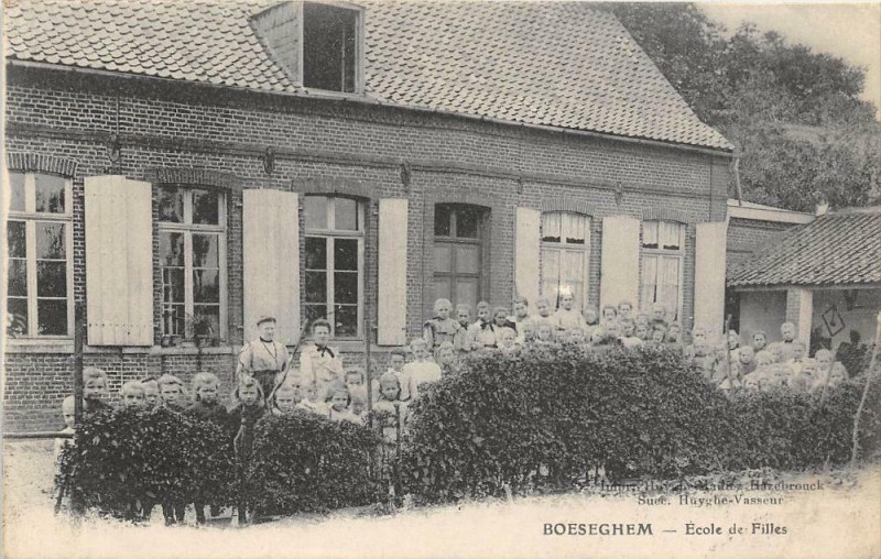 Carte postale ancienne Boeseghem Ecole De Filles à Boëseghem