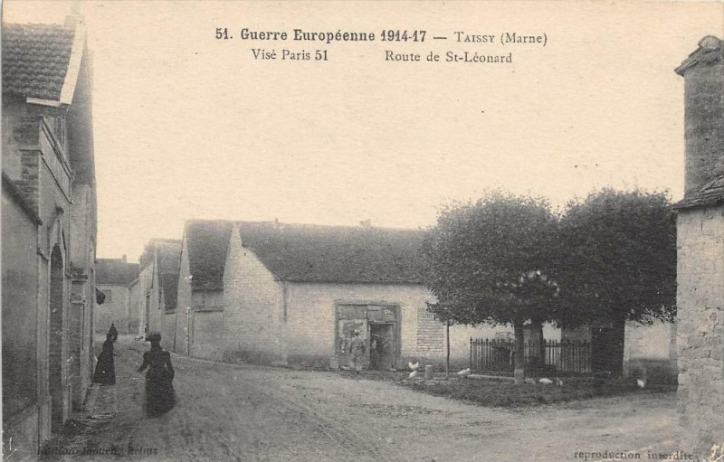 Carte postale ancienne Taissy Route De Saint Leonard à Taissy