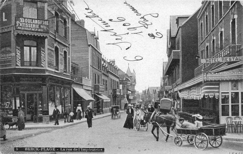 Carte postale ancienne Berck Plage La Rue De L'Imperatrice (animation à Berck