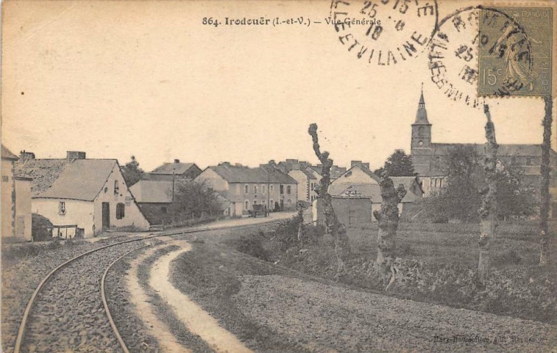 Carte postale ancienne Irodouer Vue Generale à Irodouër
