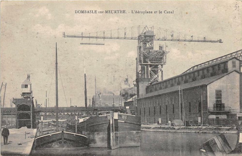 Carte postale ancienne Dombasle Sur Meurthe L'Aeroplane Et Le Canal (cpa pas courante à Dombasle-sur-Meurthe