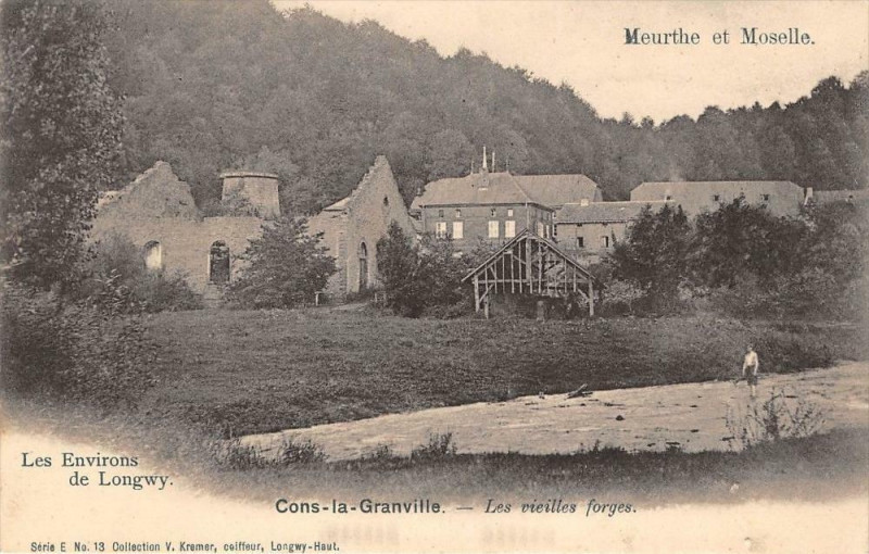 Carte postale ancienne Les Environs De Longwy Cons La Granville Les Vieilles Forges (dos non div à Longwy
