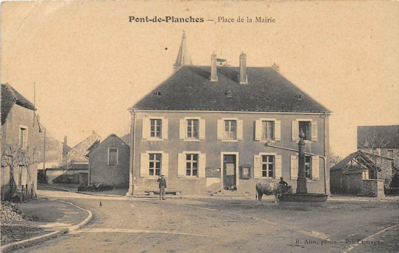 Carte postale ancienne Pont De Planches Place De La Mairie (cpa pas courante