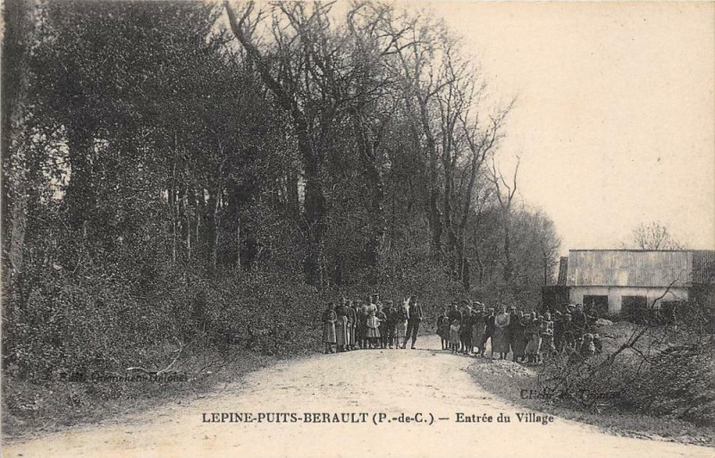 Carte postale ancienne Lepine Puits Berault Entree Du Village à Lépine
