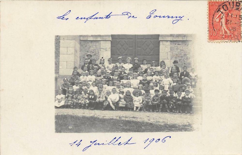 Carte postale ancienne Tourny Carte Photo Les Enfants De Tourny Datee 14 Juillet 1906 (cliché un