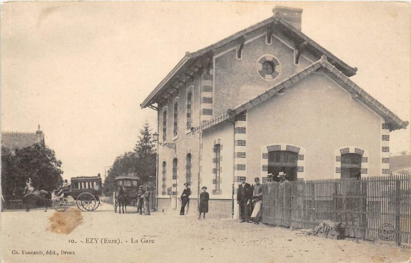 Carte postale ancienne 71 Ezy La Gare (dos non divisé)