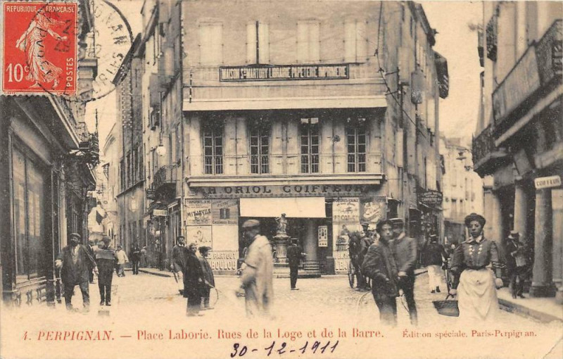 Carte postale ancienne Perpignan Place Laborie Rues De La Loge Et De La Barre (belle cpa à Perpignan