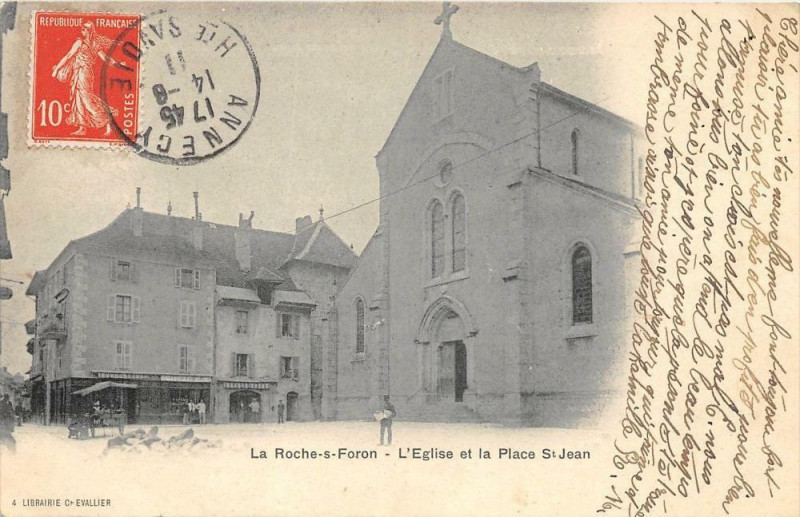 Carte postale ancienne La Roche Sur Foron L'Eglise Et La Place Saint-Jean (dos non divisé) à La Roche-sur-Foron