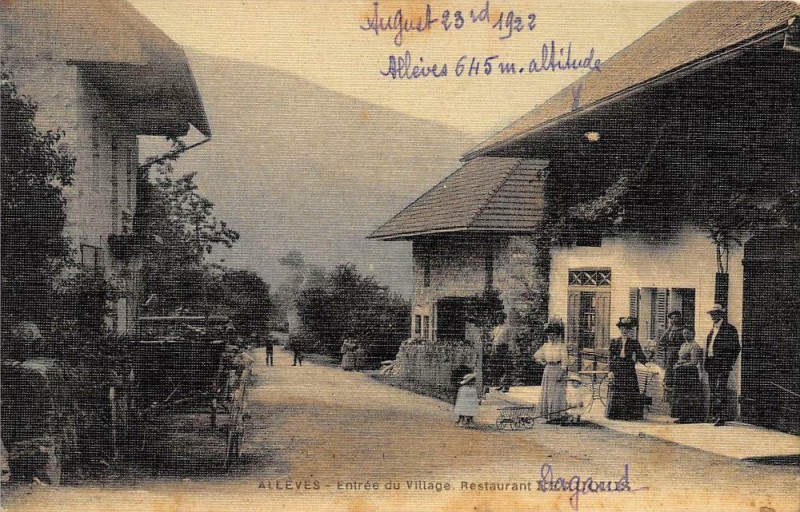 Carte postale ancienne Alleves Entree Du Village Restaurant (cpa toilée émaillée RARE!! à Allèves