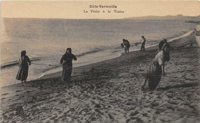 Carte postale ancienne Cote Vermeille La Peche A La Traine (cpa rare avec la femme devant qui ti