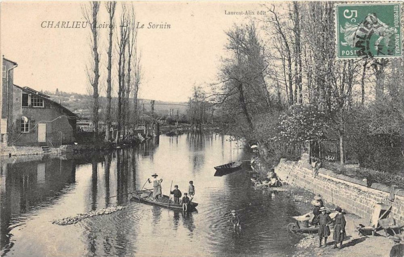 Carte postale ancienne Charlieu Le Sornin à Charlieu