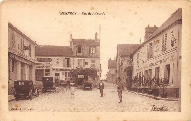 Carte postale ancienne Mennecy Rue De L'Arcade (cliché pas courant à Mennecy