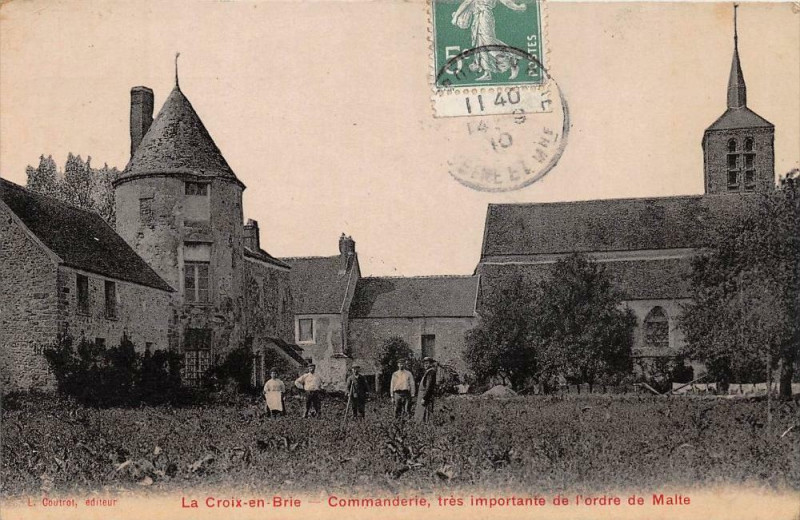 Carte postale ancienne La Croix En Brie Commanderie Tres Importante Ordre De Malte à La Croix-en-Brie