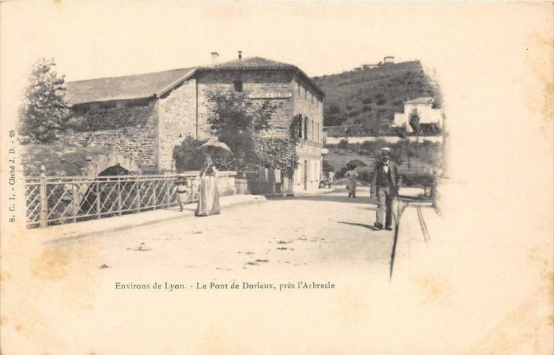Carte postale ancienne Environs De Lyon Le Pont De Dorieux Pres L'Arbresle (dos non divisé) à Lyon