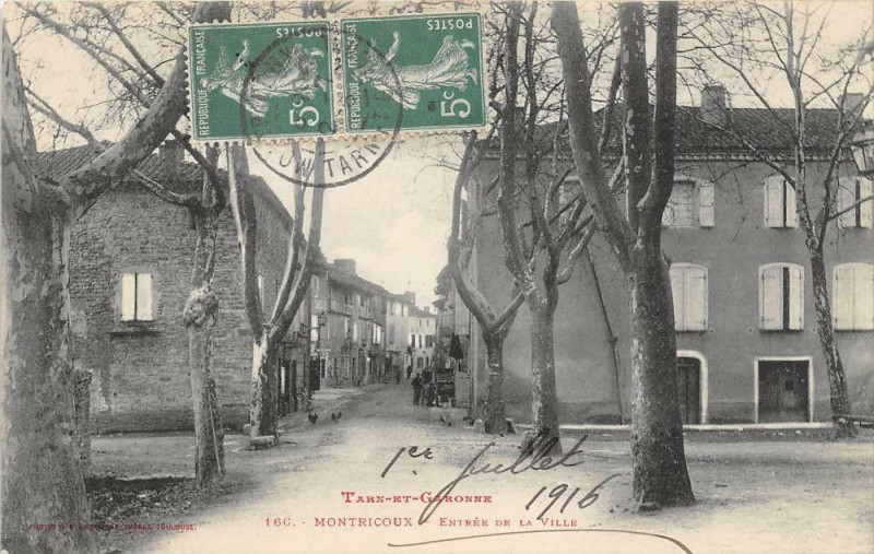 Carte postale ancienne Montricoux Entree De La Ville à Montricoux