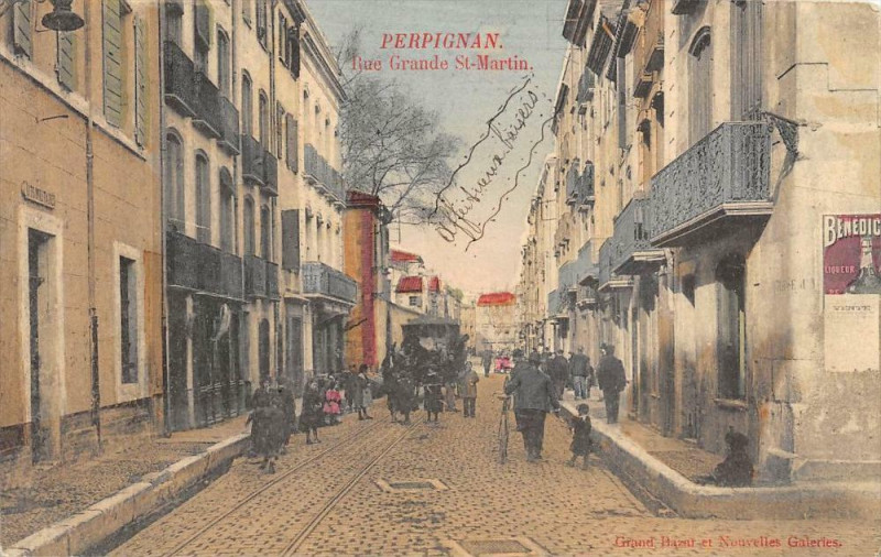 Carte postale ancienne Perpignan Rue Grande Saint Martin (colorisée à Perpignan