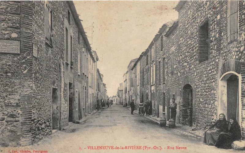Carte postale ancienne Villeneuve De La Riviere Rue Neuve (cliché rare de la série