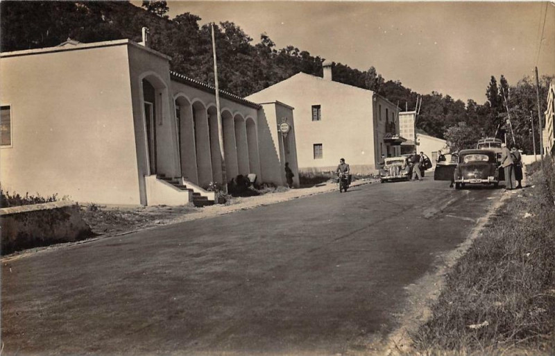 Carte postale ancienne Le Perthus Frontera Franco Espanola Policia Espanola au Perthus