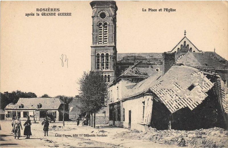 Carte postale ancienne Rosieres La Place Et Eglise