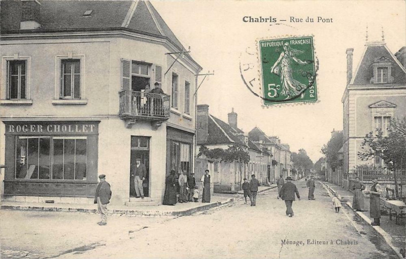 Carte postale ancienne Chabris Rue Du Pont à Chabris