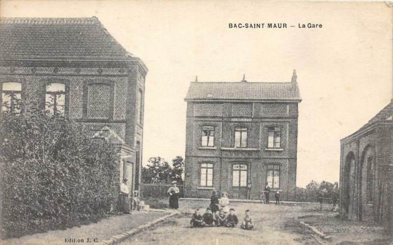Carte postale ancienne Bac Saint Maur La Gare (cliché pas courant