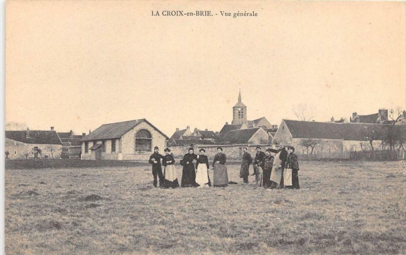 Carte postale ancienne La Croix En Brie Vue Generale à La Croix-en-Brie