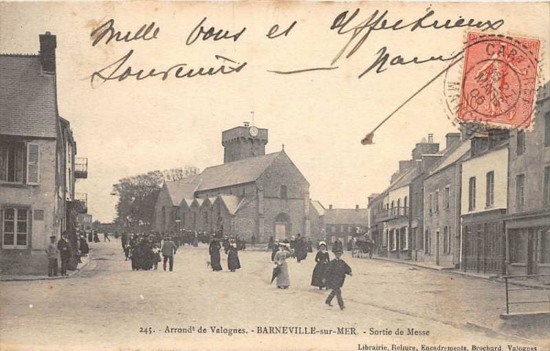 Carte postale ancienne Barneville Sur Mer Sortie De Messe