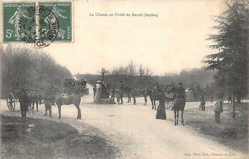 Carte postale ancienne La Chasse En Foret De Berce Sarthe