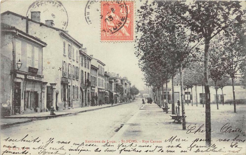 Carte postale ancienne Env.lyon Saint Fons Rue Carnot (dos non divisé) à Lyon