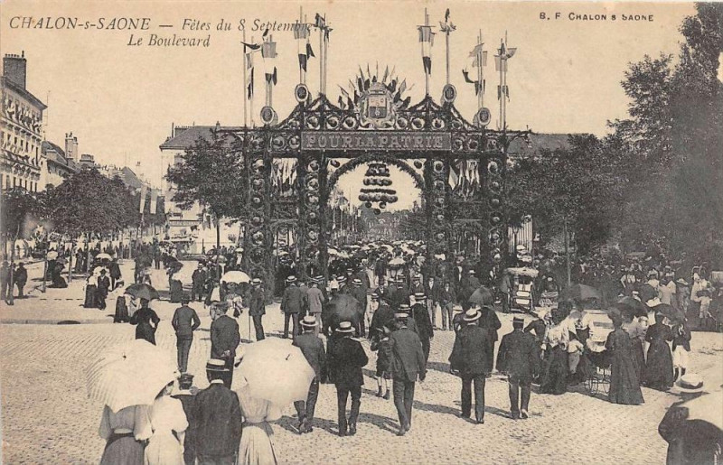 Carte postale ancienne Chalons Sur Saone Fetes Du 8 Septembre Le Boulevard