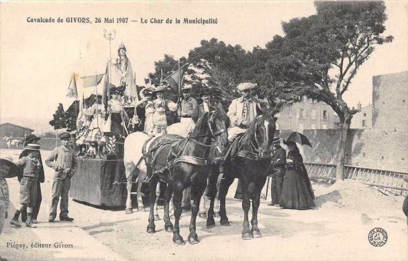 Carte postale ancienne Cavalcade De Givors 26 Mai 1907 Le Char De La Municipalite à Givors