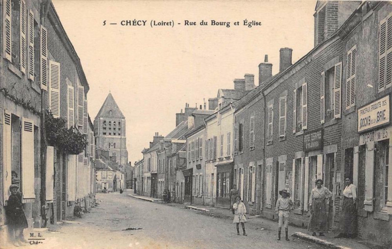 Carte postale ancienne Checy Rue Du Bourg Et Eglise à Chécy