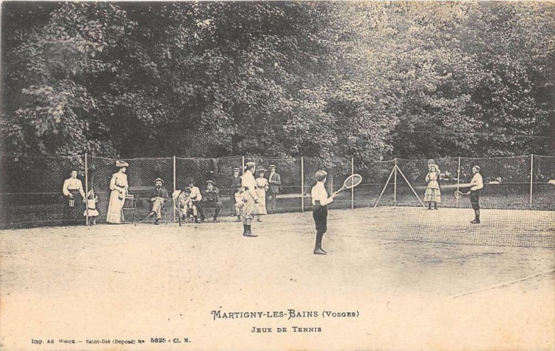 Carte postale ancienne Martigny Les Bains Jeux De Tennis à Martigny-les-Bains